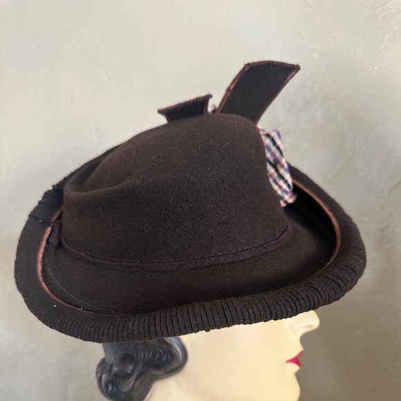 DISTINGUISHED 1940s\' BROWN FEDORA WITH TAFFETA BOWS + UNIQUE BRIM EDGING main image 15